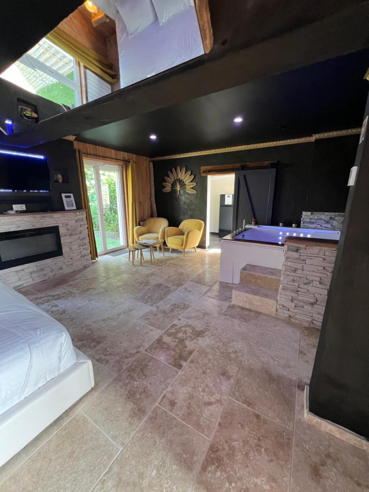 Le Lodge des Charmes 5 étoiles Leves Extérieur photo