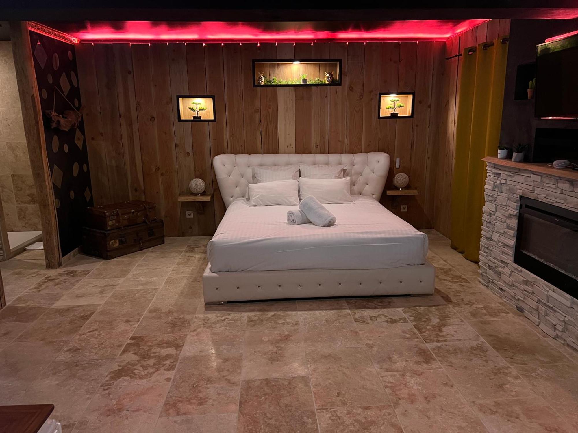Le Lodge des Charmes 5 étoiles Leves Extérieur photo