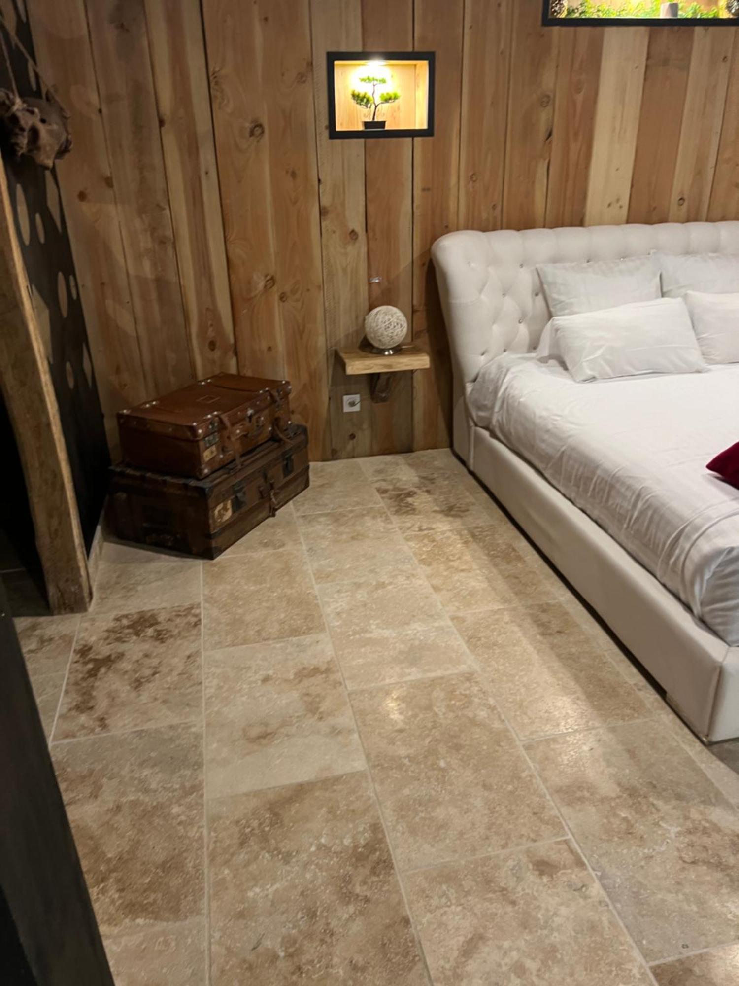 Le Lodge des Charmes 5 étoiles Leves Extérieur photo