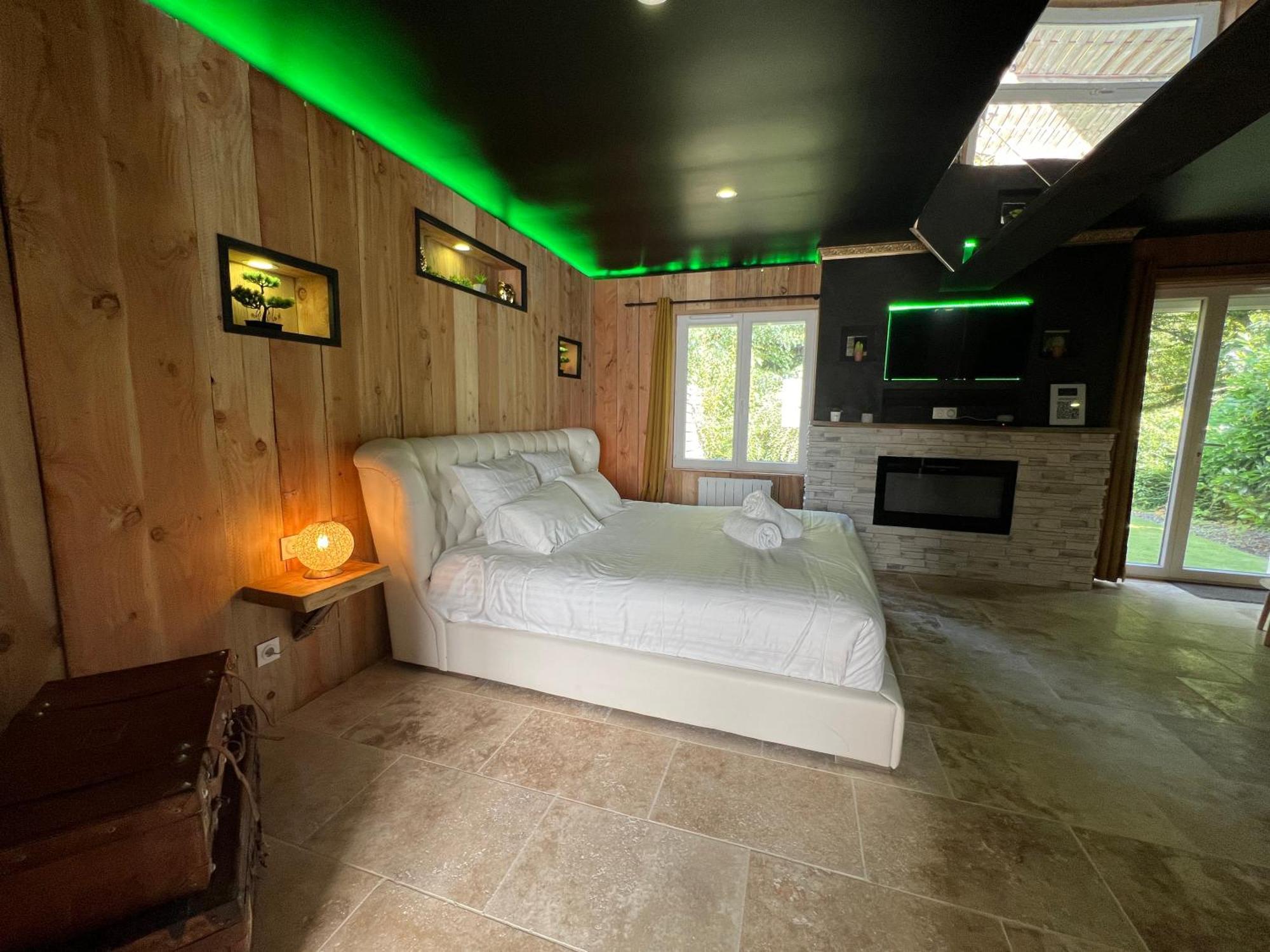 Le Lodge des Charmes 5 étoiles Leves Extérieur photo