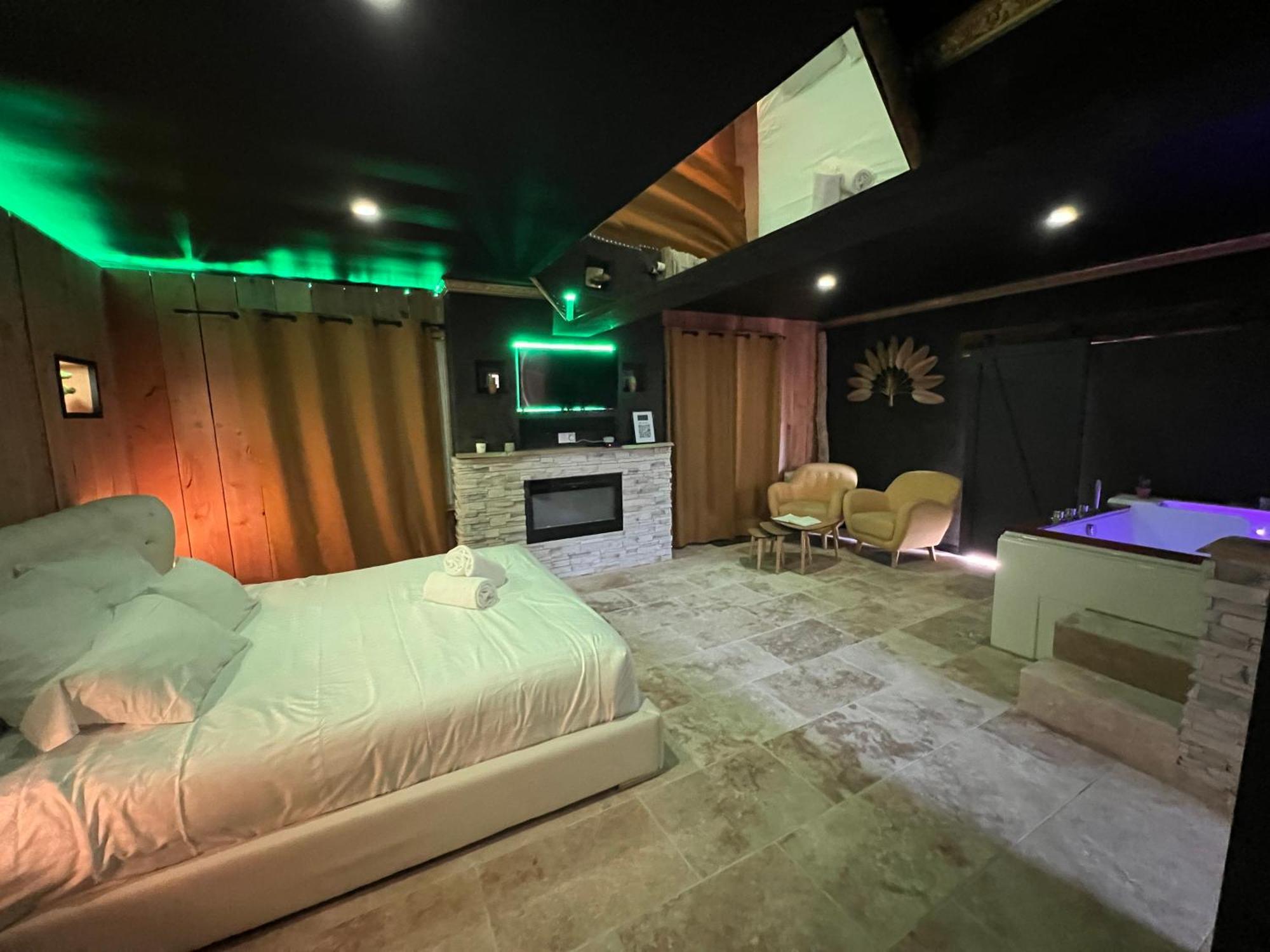 Le Lodge des Charmes 5 étoiles Leves Extérieur photo