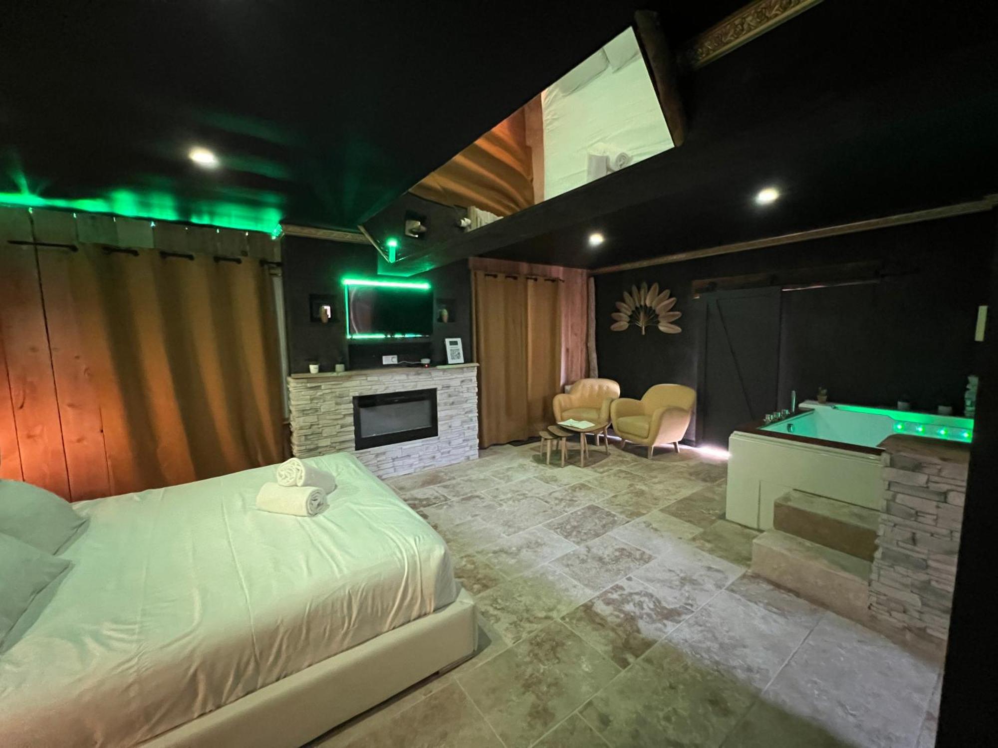 Le Lodge des Charmes 5 étoiles Leves Extérieur photo
