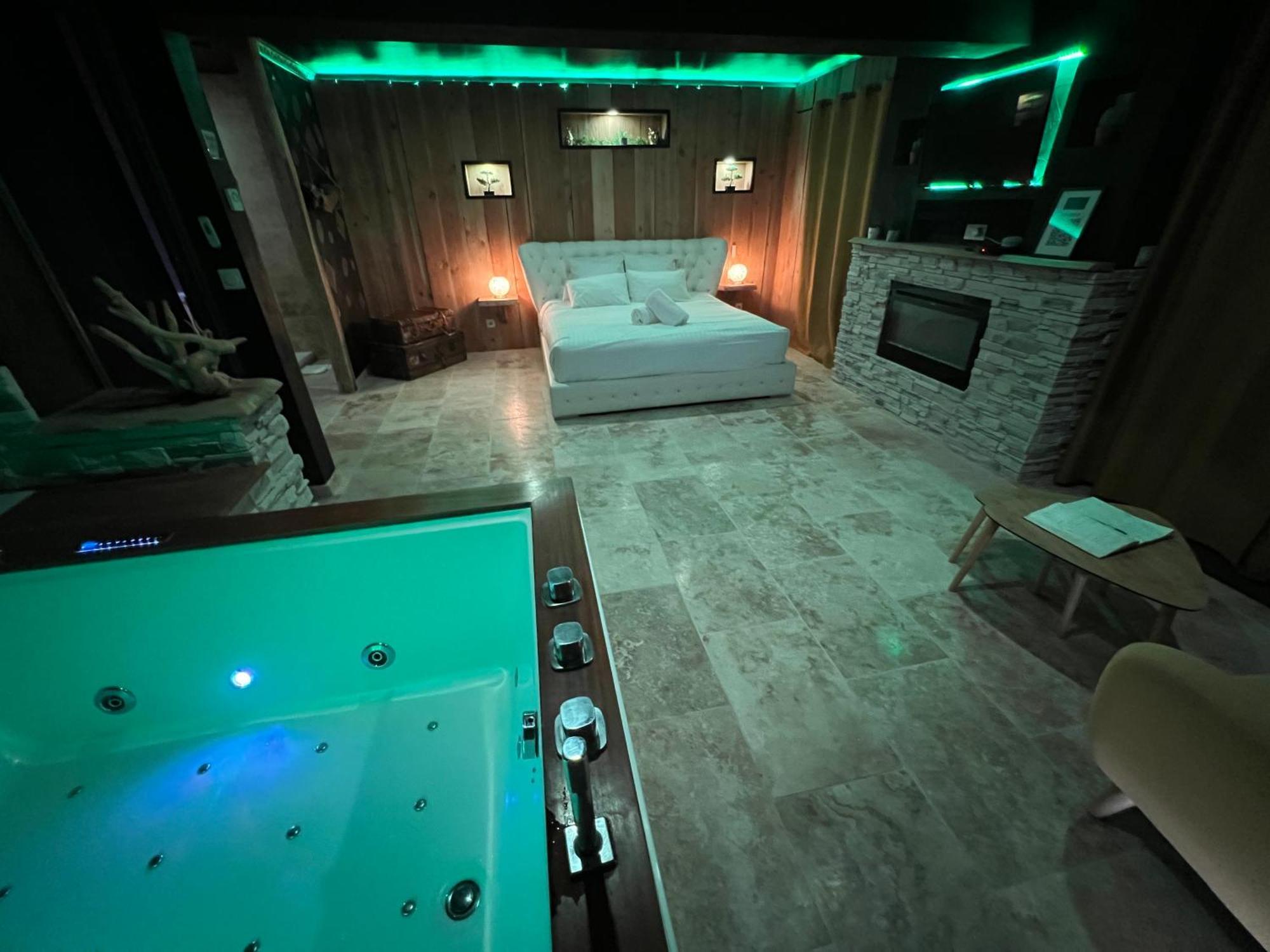 Le Lodge des Charmes 5 étoiles Leves Extérieur photo