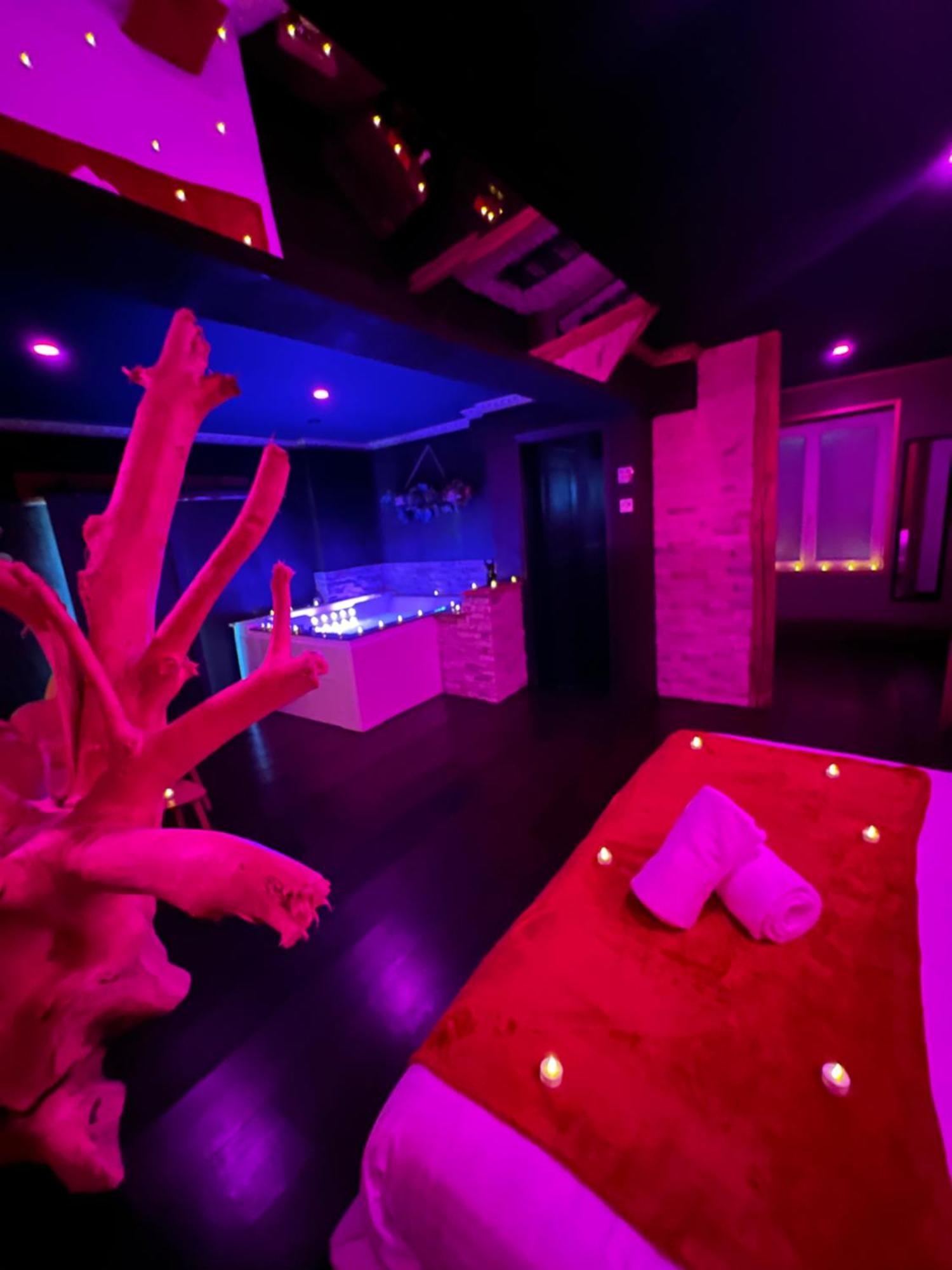 Le Lodge des Charmes 5 étoiles Leves Extérieur photo