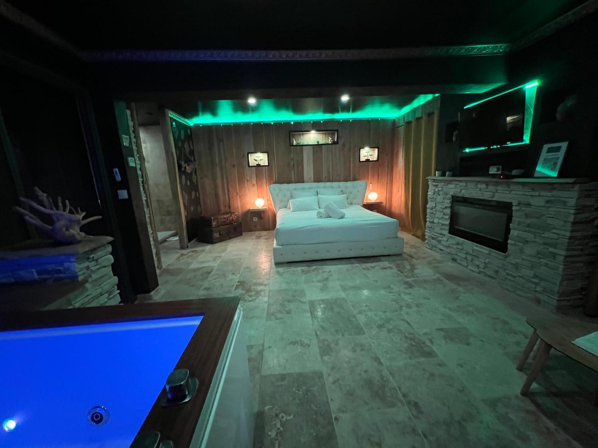 Le Lodge des Charmes 5 étoiles Leves Extérieur photo
