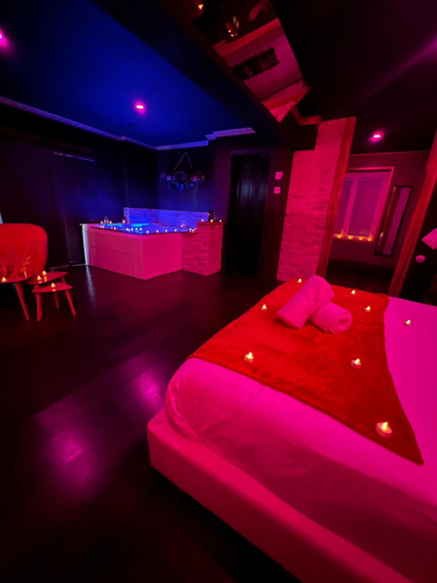 Le Lodge des Charmes 5 étoiles Leves Extérieur photo
