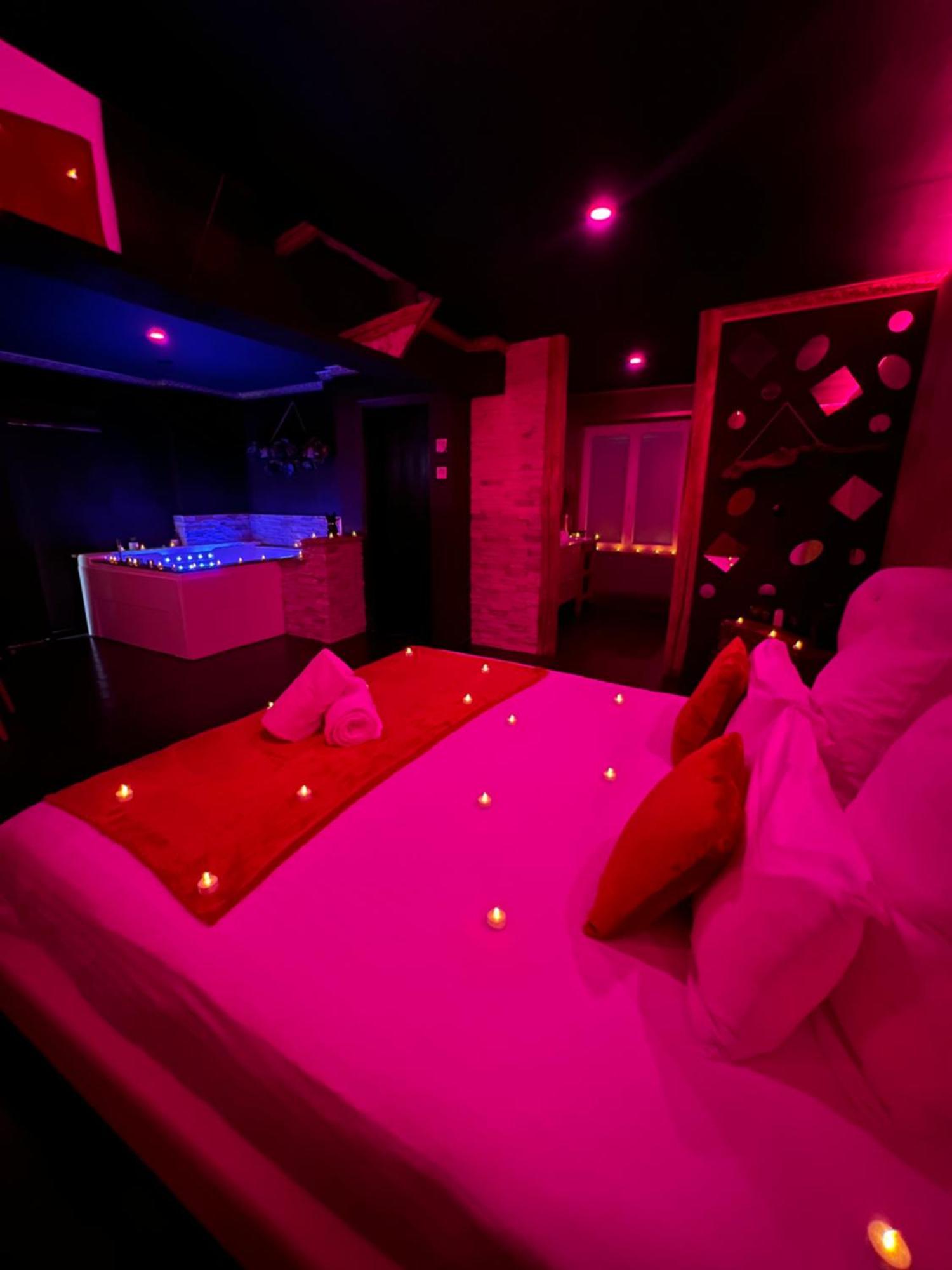 Le Lodge des Charmes 5 étoiles Leves Extérieur photo