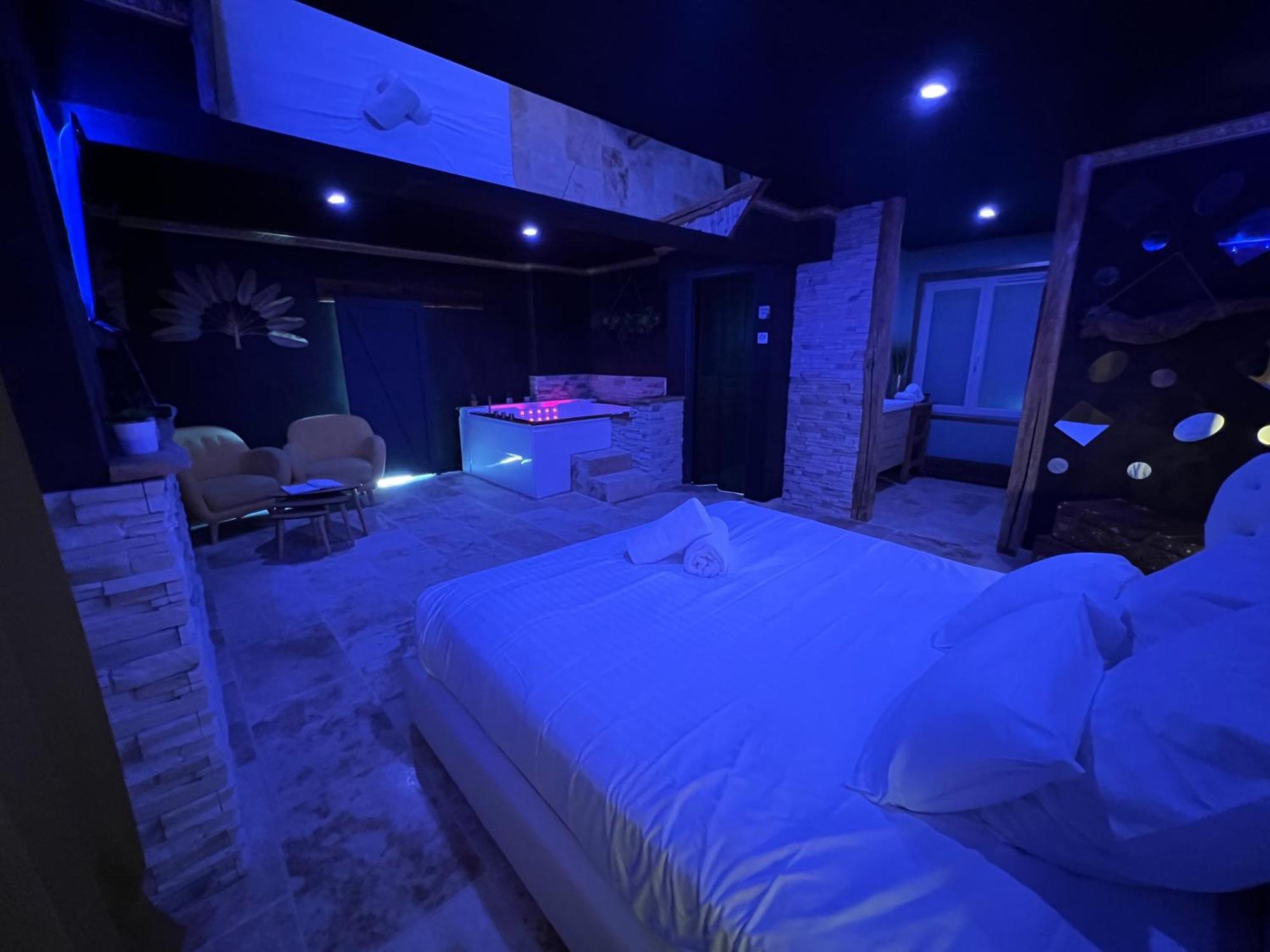 Le Lodge des Charmes 5 étoiles Leves Extérieur photo