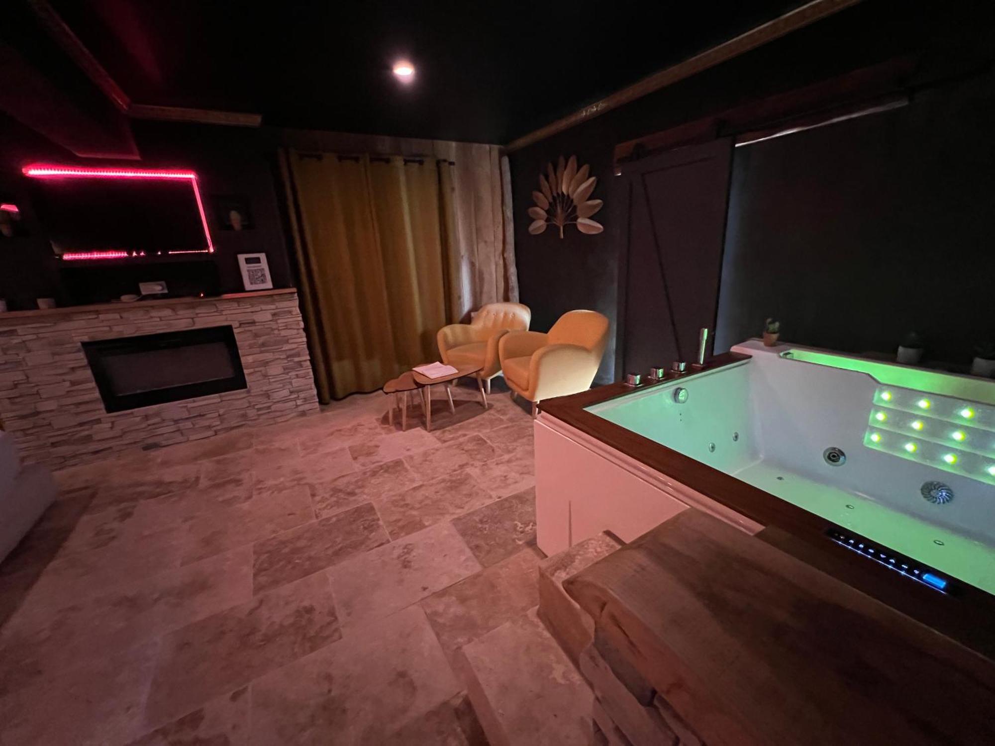 Le Lodge des Charmes 5 étoiles Leves Extérieur photo